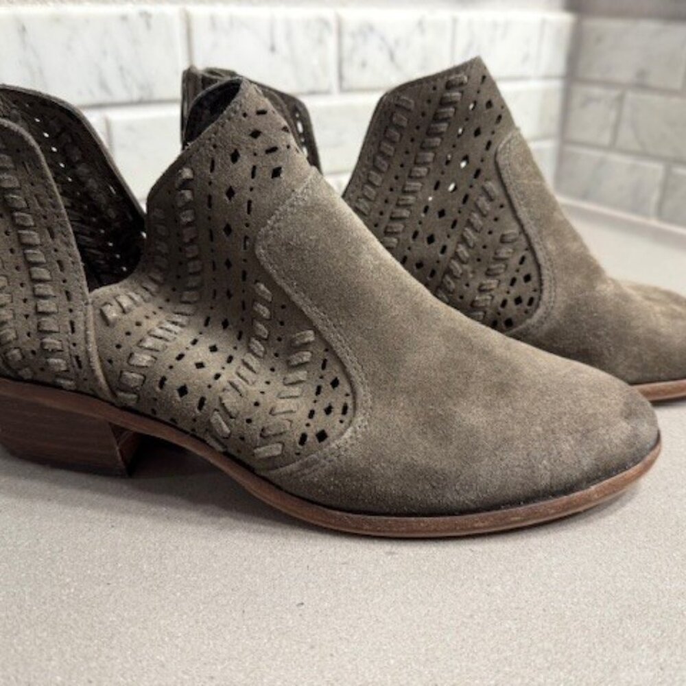 Vince Camuto Ankle Booties Sz 8.5